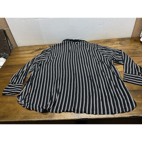 Savanna Jane Tunic Top Women Size 3X Black White Striped Blouse NWT - Picture 8 of 10
